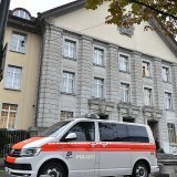 Le Tribunal de district de Zurich a relaxé la jeune femme, estimant que celle-ci avait agi par légitime défense dans un contexte de terreur imposé par son père à toute la famille (photo symbolique).
